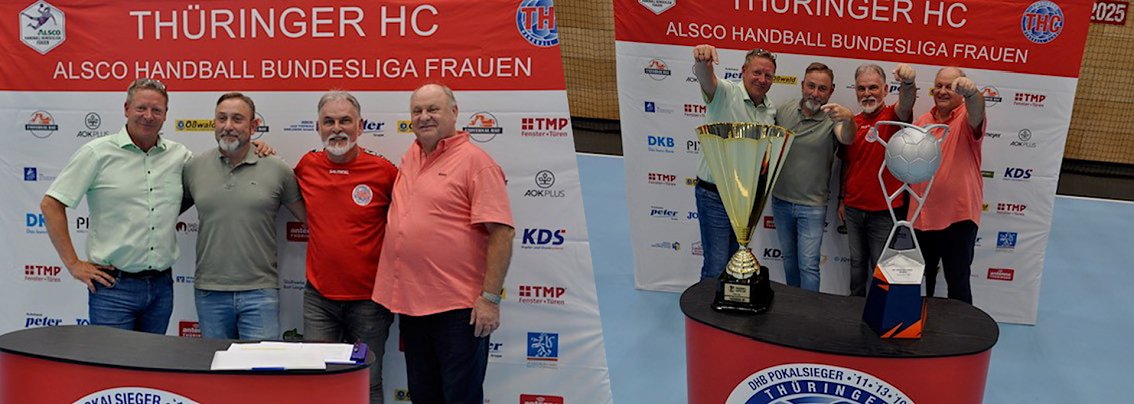 Gruppenfoto von Helmut Peter, THC-Pr&auml;sident Harald Zanker, Bad Langensalzas B&uuml;rgermeister Matthias Reinz und Gesellschafter Robert B&ouml;hm (von rechts) mit 2 THC-Troph&auml;en (Supercup und EHF-Cup). 