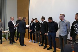 Zeugnisübergabe an unsere Mechatroniker-Gesellen