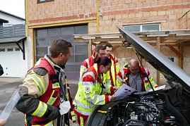 prüfender Blick von Sandro Hertel