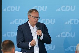 Spannende politische Diskussionen bei CDU-Veranstaltung im Autohaus