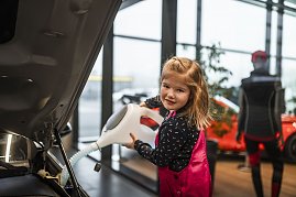 Kleine H&auml;nde, gro&szlig;e Zukunft � Kita-Kinder erleben spannenden Vormittag im Autohaus