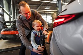 Kleine H&auml;nde, gro&szlig;e Zukunft � Kita-Kinder erleben spannenden Vormittag im Autohaus