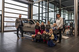 Kleine H&auml;nde, gro&szlig;e Zukunft � Kita-Kinder erleben spannenden Vormittag im Autohaus