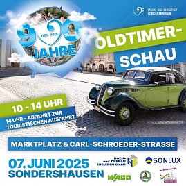 1. Plakat zur Oldtimerschau 2025: Bunt gestaltetes Werbeplakat mit großem Logo 900 Jahre Sondershausen und einem grünen Oldtimer. Darunter Angaben zu Datum, Uhrzeit, Ort und Sponsoren.