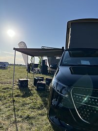 Bilder vom Bergwitztriathlon 2025. Sowohl von der Atmosphäre vor Ort, vom Autohaus Peter Stand, vom #TeamPeter und vom Wettkampf an sich.