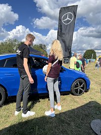 Bilder vom Bergwitztriathlon 2025. Sowohl von der Atmosphäre vor Ort, vom Autohaus Peter Stand, vom #TeamPeter und vom Wettkampf an sich.