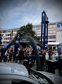 Bilder von den Impressionen am Stand, am Streckenrand und vom Läuferteam.