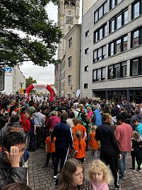 Bilder von den Impressionen am Stand, am Streckenrand und vom Läuferteam.