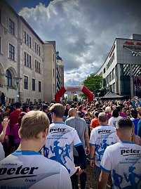 Bilder von den Impressionen am Stand, am Streckenrand und vom Läuferteam.