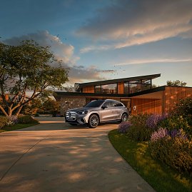 Der neue Mercedes-Benz GLC 400 4MATIC mit EQ Technologie. Energieverbrauch kombiniert: 14,9-18,8 kWh/100 km | CO2-Emissionen kombiniert: 0 g/km | CO2-Klasse: A [1] Interieur: Leder, beech brown/schwarz [1] Die Angaben sind vorl&auml;ufig. Es liegen bislang weder best&auml;tigte Werte von einer amtlich anerkannten Pr&uuml;forganisation noch eine EG-Typgenehmigung noch eine Konformit&auml;tsbescheinigung mit amtlichen Werten vor. Abweichungen zwischen den Angaben und den amtlichen Werten sind m&ouml;glich. Inhalt des Displays kann vom Serienstand abweichen.