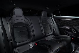 Die R&uuml;cksitze des neuen Mercedes-AMG GT 4-T&uuml;rer Coup&eacute;s.