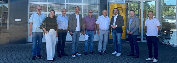 Gemeinsamer Austausch zur Zukunft des Wirtschaftsstandorts Merseburg (Autohaus Peter Gruppe)