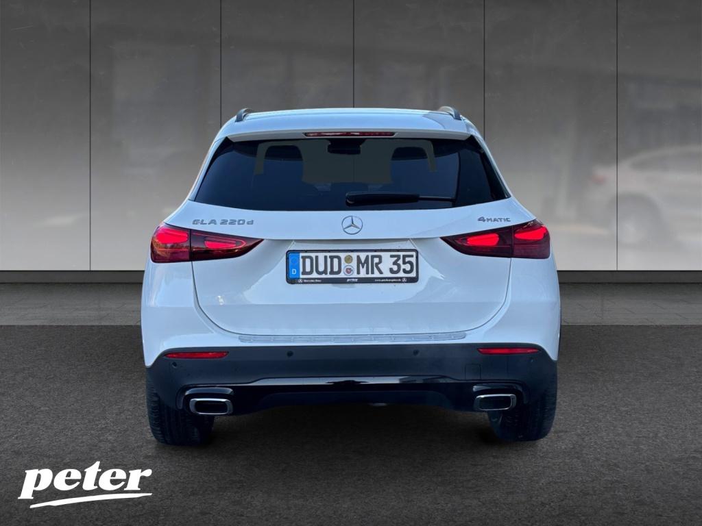 Mercedes-Benz GLA 220 d 4MATIC PROGRESSIV+NIGHT+WINTER+18+AHK Mercedes-Benz GLA 220 d 4MATIC PROGRESSIV+NIGHT+WINTER+18+AHK