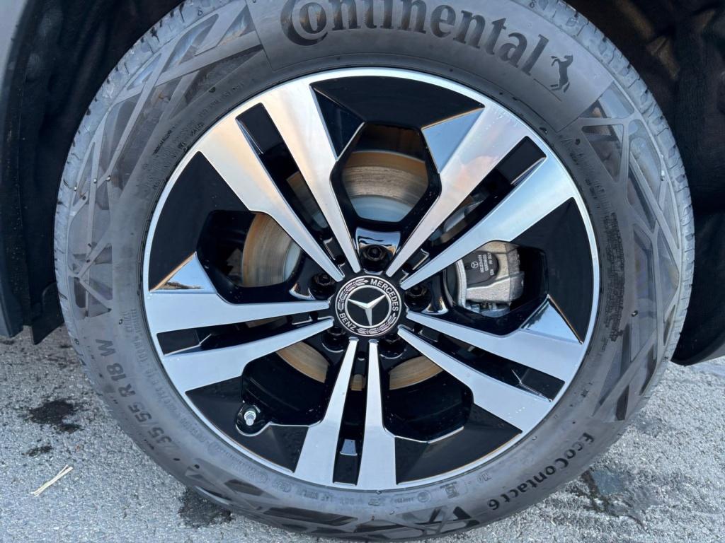 Mercedes-Benz GLA 220 d 4MATIC PROGRESSIV+NIGHT+WINTER+18+AHK Mercedes-Benz GLA 220 d 4MATIC PROGRESSIV+NIGHT+WINTER+18+AHK