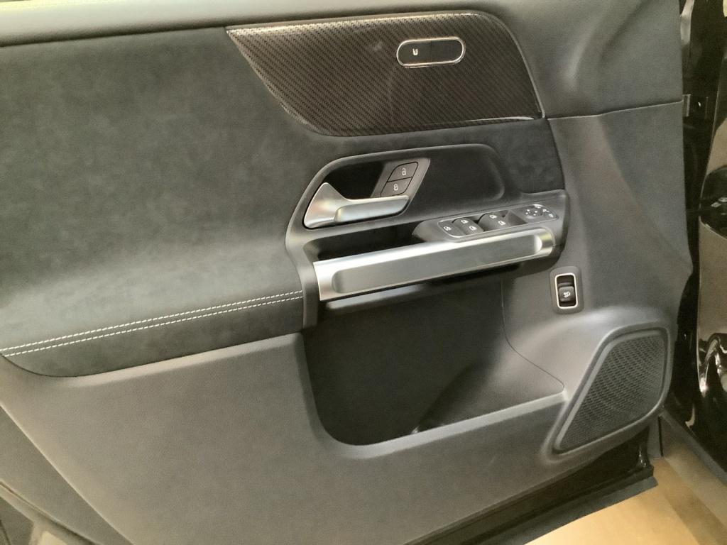 Mercedes-Benz GLB 220 4MATIC AMG+NIGHT+20+MULTIBEAM+AHK+360°+ Mercedes-Benz GLB 220 4MATIC AMG+NIGHT+20+MULTIBEAM+AHK+360°+