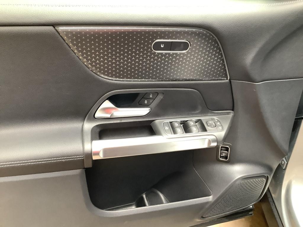 Mercedes-Benz GLB 200 d PROGRESSIVE+18+KEYLESS-GO+MULTIBEAM Mercedes-Benz GLB 200 d PROGRESSIVE+18+KEYLESS-GO+MULTIBEAM