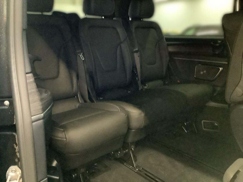 Mercedes-Benz V 300 d Avantgarde AMG 4 Matic Multibeam/AHK2,5t Mercedes-Benz V 300 d Avantgarde AMG 4 Matic Multibeam/AHK2,5t