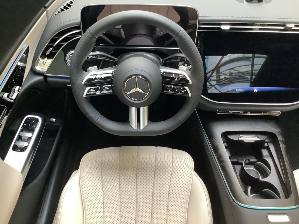 Mercedes-Benz E 450 d 4M T AMG/Night/Digital/Panorama-SD/360°K Mercedes-Benz E 450 d 4M T AMG/Night/Digital/Panorama-SD/360°K