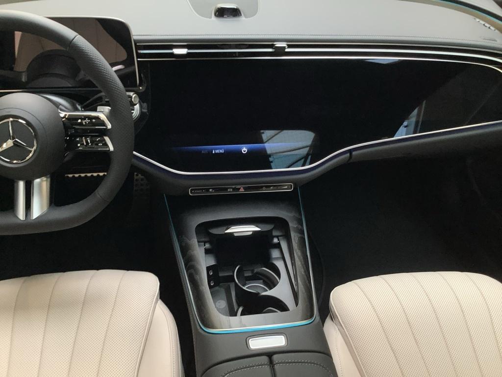 Mercedes-Benz E 450 d 4M T AMG/Night/Digital/Panorama-SD/360°K Mercedes-Benz E 450 d 4M T AMG/Night/Digital/Panorama-SD/360°K