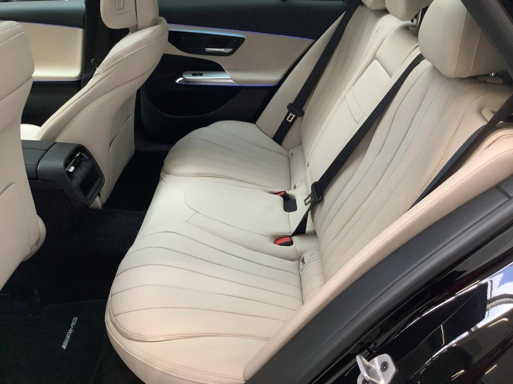 Mercedes-Benz E 450 d 4M T AMG/Night/Digital/Panorama-SD/360°K Mercedes-Benz E 450 d 4M T AMG/Night/Digital/Panorama-SD/360°K