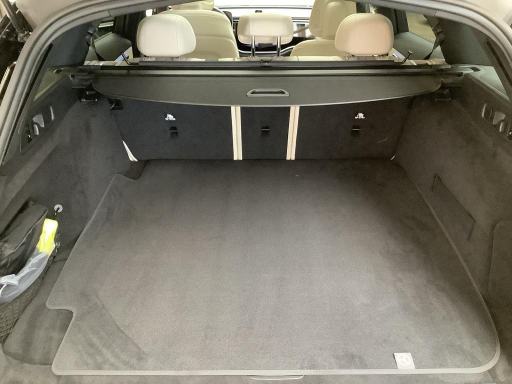 Mercedes-Benz E 450 d 4M T AMG/Night/Digital/Panorama-SD/360°K Mercedes-Benz E 450 d 4M T AMG/Night/Digital/Panorama-SD/360°K