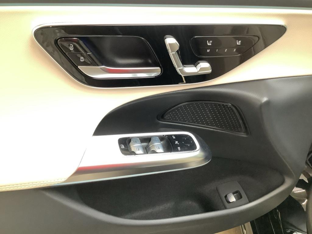 Mercedes-Benz E 450 d 4M T AMG/Night/Digital/Panorama-SD/360°K Mercedes-Benz E 450 d 4M T AMG/Night/Digital/Panorama-SD/360°K