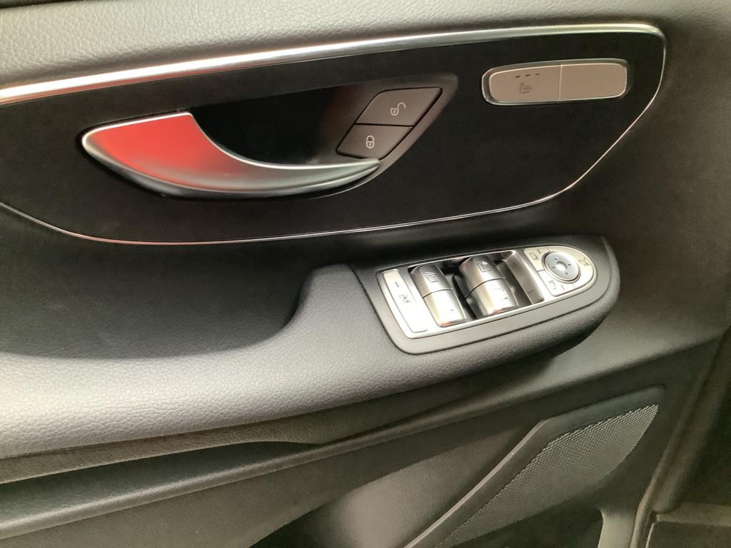 Mercedes-Benz V 300 d extralang 4 Matic/AIRMATIC/Standheizung Mercedes-Benz V 300 d extralang 4 Matic/AIRMATIC/Standheizung