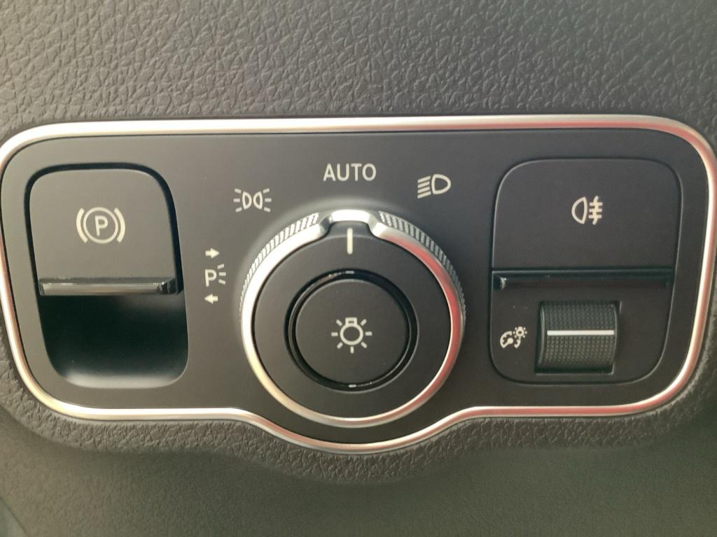 Mercedes-Benz GLB 220 d 4MATIC PROGRESSIVE+18+MULTIBEAM LED Mercedes-Benz GLB 220 d 4MATIC PROGRESSIVE+18+MULTIBEAM LED