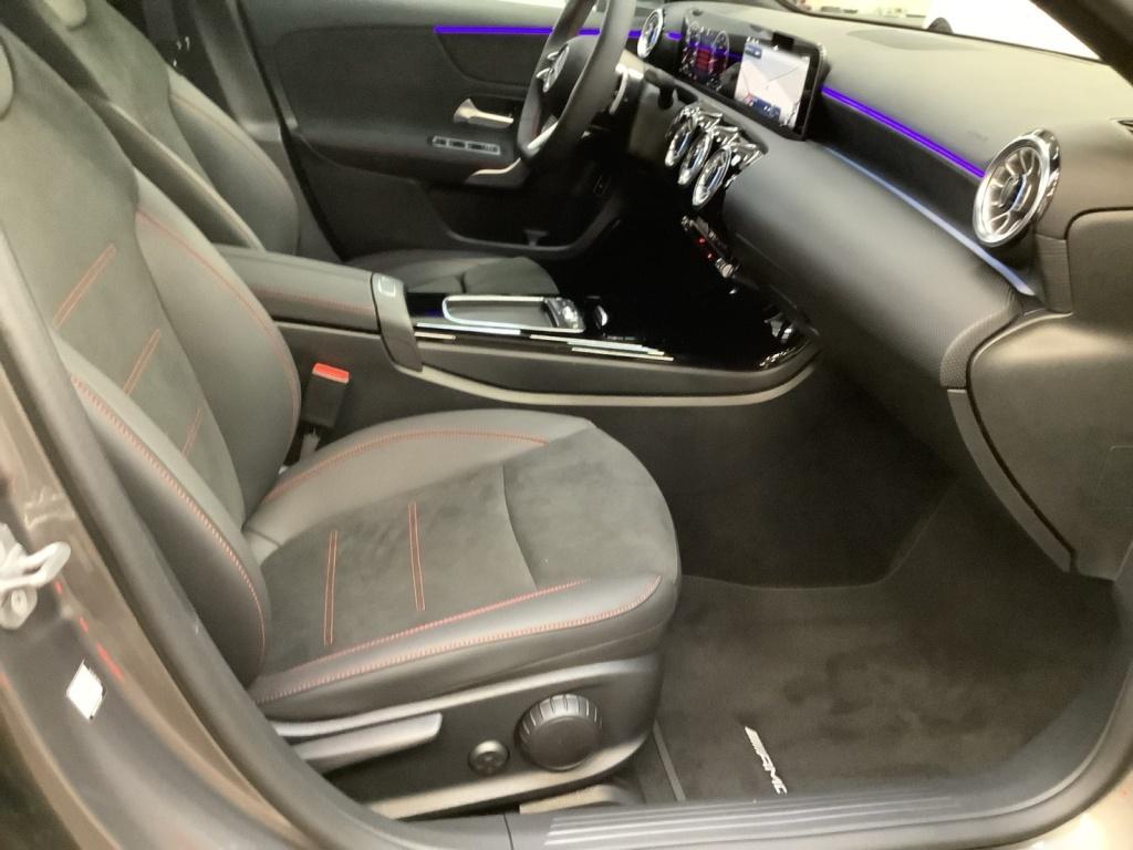 Mercedes-Benz A 200 Limousine AMG+WINTER+18+AHK+MBEAM+KEYLESS Mercedes-Benz A 200 Limousine AMG+WINTER+18+AHK+MBEAM+KEYLESS