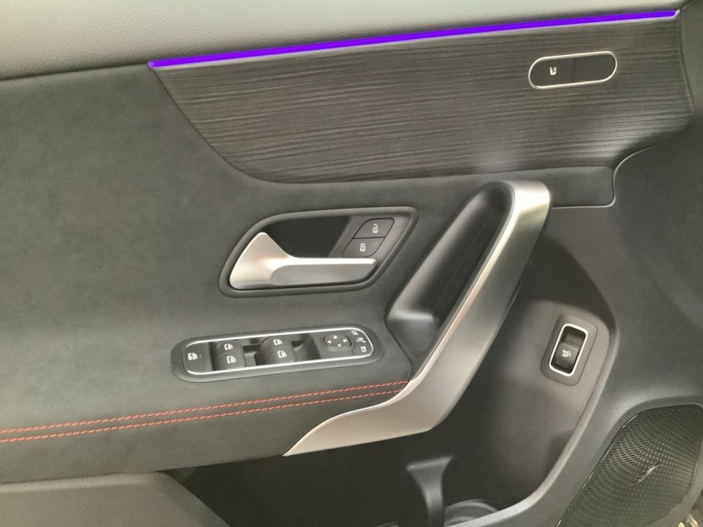 Mercedes-Benz A 200 Limousine AMG+WINTER+18+AHK+MBEAM+KEYLESS Mercedes-Benz A 200 Limousine AMG+WINTER+18+AHK+MBEAM+KEYLESS