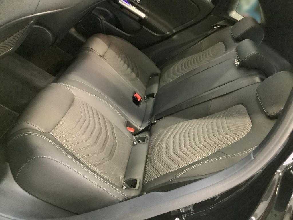 Mercedes-Benz GLA 220 d 4MATIC NIGHT+LED+PANO+18+8G+THERMATIC Mercedes-Benz GLA 220 d 4MATIC NIGHT+LED+PANO+18+8G+THERMATIC