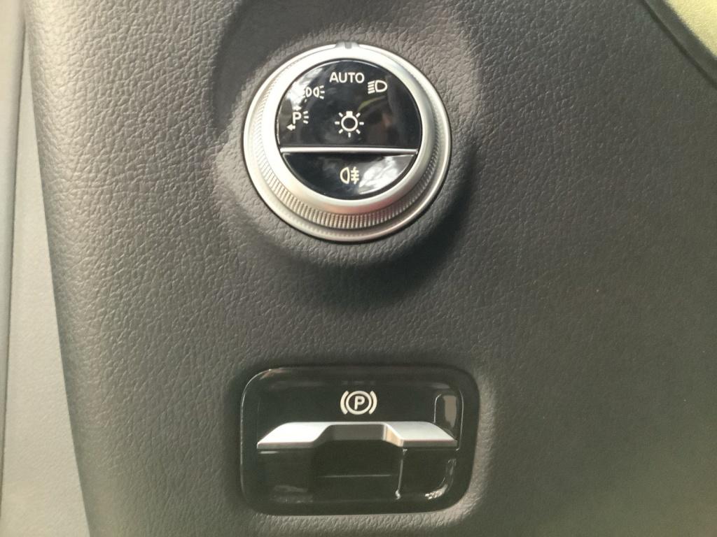 Mercedes-Benz C 180 AMG/Advanced/LED/360°Kamera/Memory-P./ Mercedes-Benz C 180 AMG/Advanced/LED/360°Kamera/Memory-P./