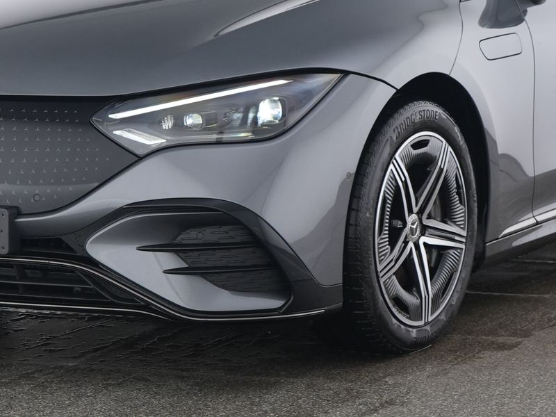 Mercedes-Benz EQE 350 4M AMG/Night/Digital/Hinterachsl./Pano-D Mercedes-Benz EQE 350 4M AMG/Night/Digital/Hinterachsl./Pano-D