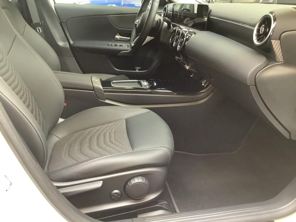 Mercedes-Benz A 200 Night/Progressive/LED/Kamera/Navi/AHK/ Mercedes-Benz A 200 Night/Progressive/LED/Kamera/Navi/AHK/