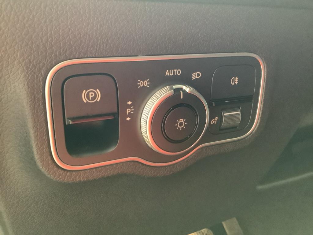 Mercedes-Benz GLB 220 4MATIC PROGRESSIVE+18+360°-KAMERA+LED Mercedes-Benz GLB 220 4MATIC PROGRESSIVE+18+360°-KAMERA+LED