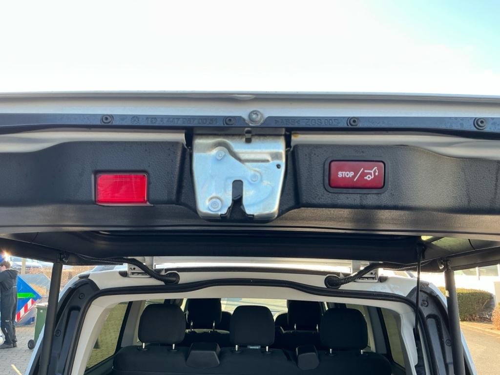 Mercedes-Benz V 250 d STYLE Lang Multibeam/Distronic/AHK2.5T Mercedes-Benz V 250 d STYLE Lang Multibeam/Distronic/AHK2.5T