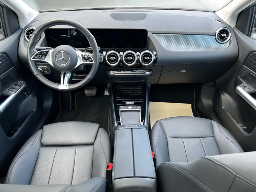 Mercedes-Benz B 200 Night/Progressive/LED/Panorama-D/Distronic Mercedes-Benz B 200 Night/Progressive/LED/Panorama-D/Distronic