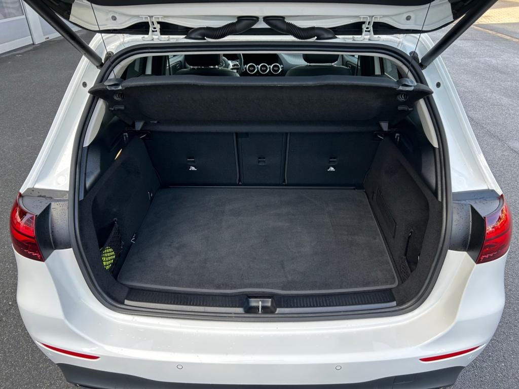 Mercedes-Benz B 200 Night/Progressive/LED/Panorama-D/Distronic Mercedes-Benz B 200 Night/Progressive/LED/Panorama-D/Distronic