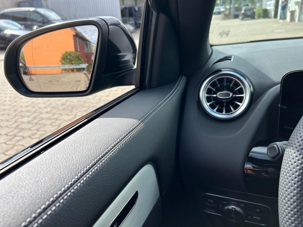 Mercedes-Benz GLA 200 d AMG+NIGHT+20+KEYLESS-GO+360°-KAMERA Mercedes-Benz GLA 200 d AMG+NIGHT+20+KEYLESS-GO+360°-KAMERA