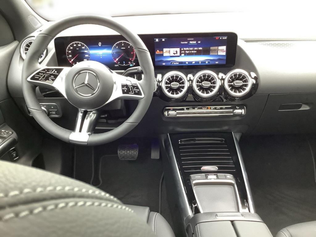 Mercedes-Benz GLA 220 d 4MATIC PROGRESSIVE+LED+MBUX+PANO+NIGHT Mercedes-Benz GLA 220 d 4MATIC PROGRESSIVE+LED+MBUX+PANO+NIGHT