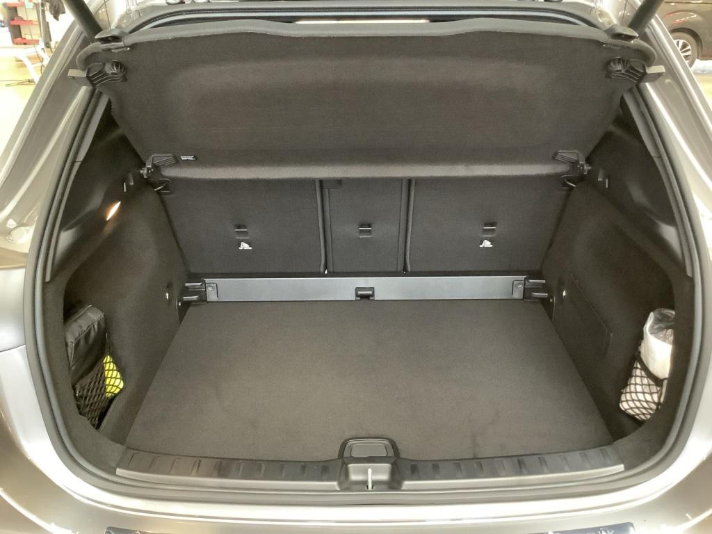 Mercedes-Benz GLA 220 d 4MATIC PROGRESSIVE+LED+MBUX+PANO+NIGHT Mercedes-Benz GLA 220 d 4MATIC PROGRESSIVE+LED+MBUX+PANO+NIGHT