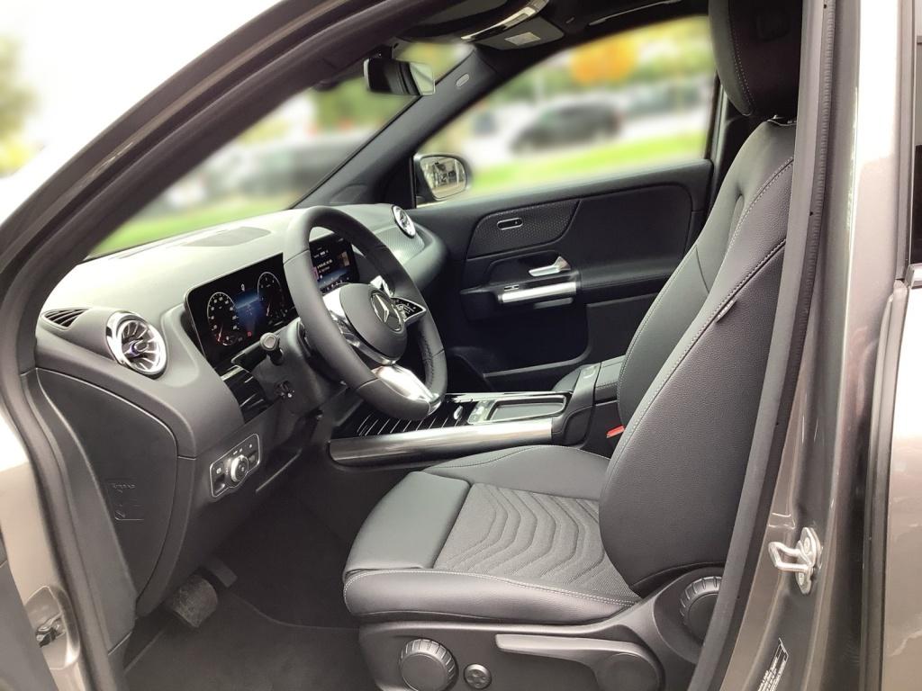 Mercedes-Benz GLA 220 d 4MATIC PROGRESSIVE+LED+MBUX+PANO+NIGHT Mercedes-Benz GLA 220 d 4MATIC PROGRESSIVE+LED+MBUX+PANO+NIGHT