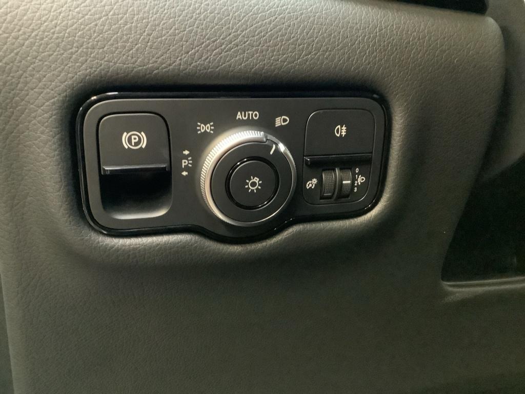 Mercedes-Benz V 250d Lang Distronic/Widescreen Cockpit Mercedes-Benz V 250d Lang Distronic/Widescreen Cockpit