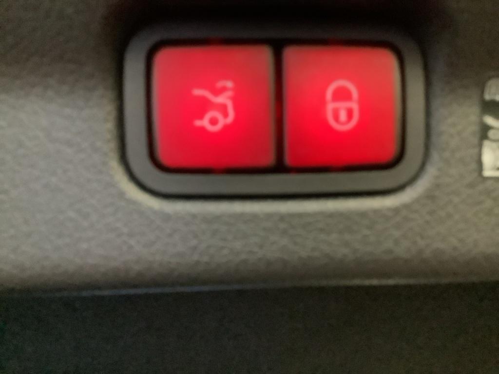 Mercedes-Benz EQE 500 4M AMG/Night/Digital/Hinterachsl./Pano-D Mercedes-Benz EQE 500 4M AMG/Night/Digital/Hinterachsl./Pano-D