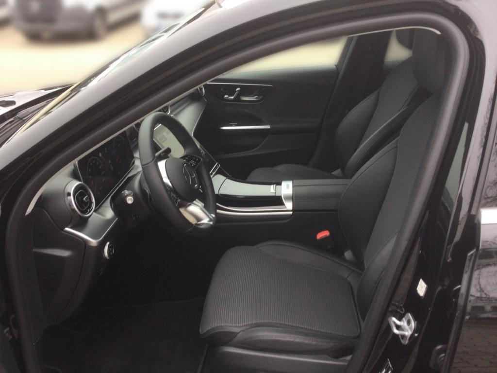 Mercedes-Benz C 200 4MATIC T-Modell Avantgarde, Digital Light Mercedes-Benz C 200 4MATIC T-Modell Avantgarde, Digital Light
