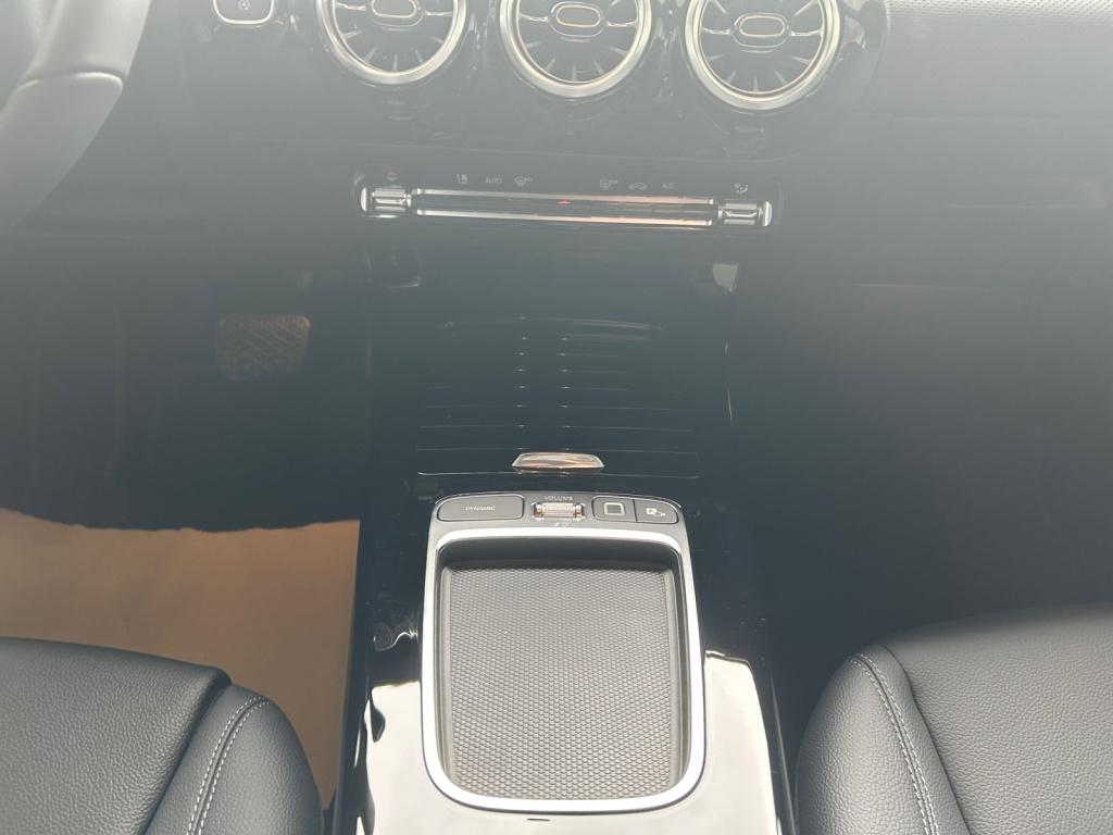 Mercedes-Benz A 180 Kompaktlimousine Progressive Line Mercedes-Benz A 180 Kompaktlimousine Progressive Line