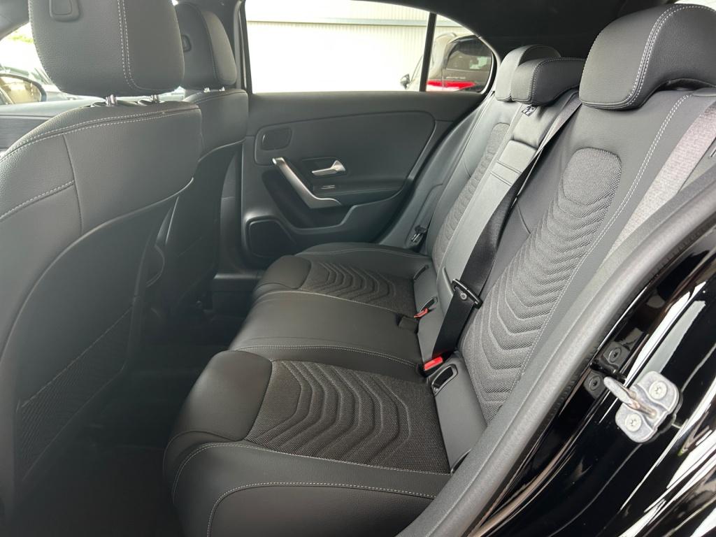 Mercedes-Benz A 180 Kompaktlimousine Progressive Line Mercedes-Benz A 180 Kompaktlimousine Progressive Line