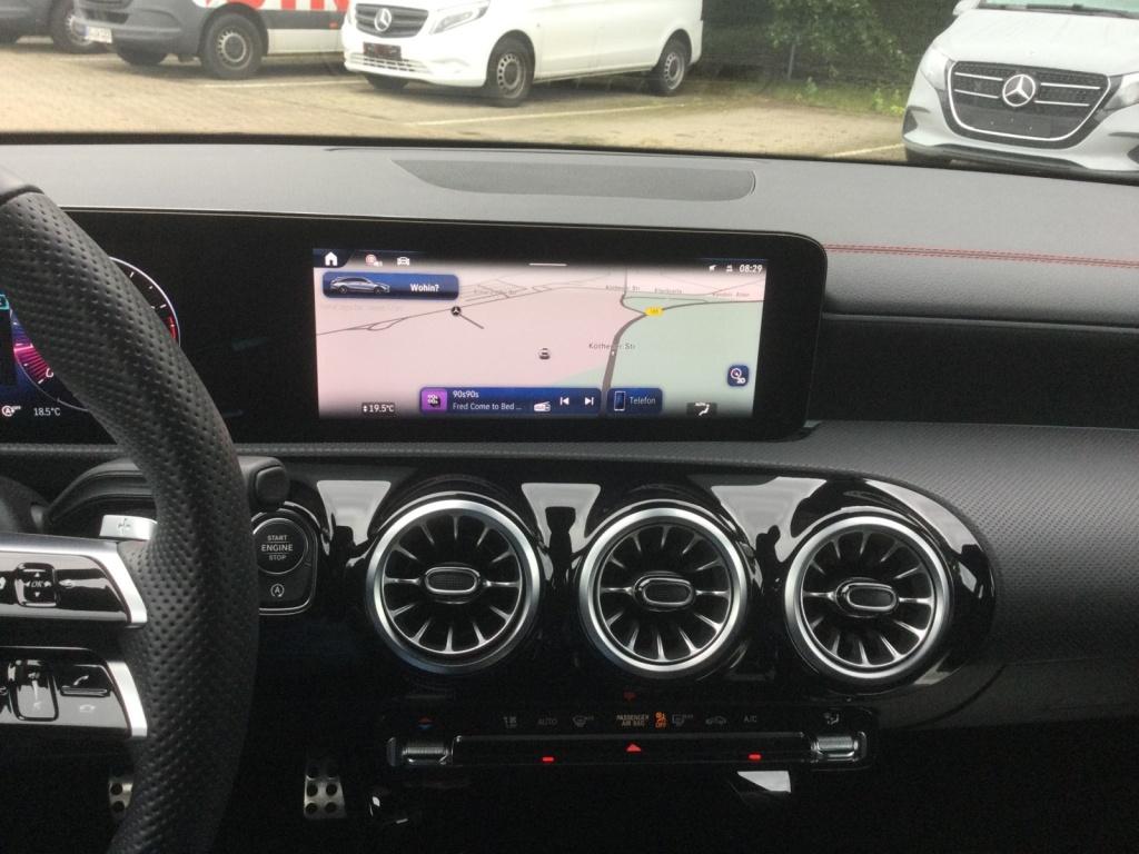 Mercedes-Benz CLA 200 Shooting Brake AMG Advanced Plus Mercedes-Benz CLA 200 Shooting Brake AMG Advanced Plus