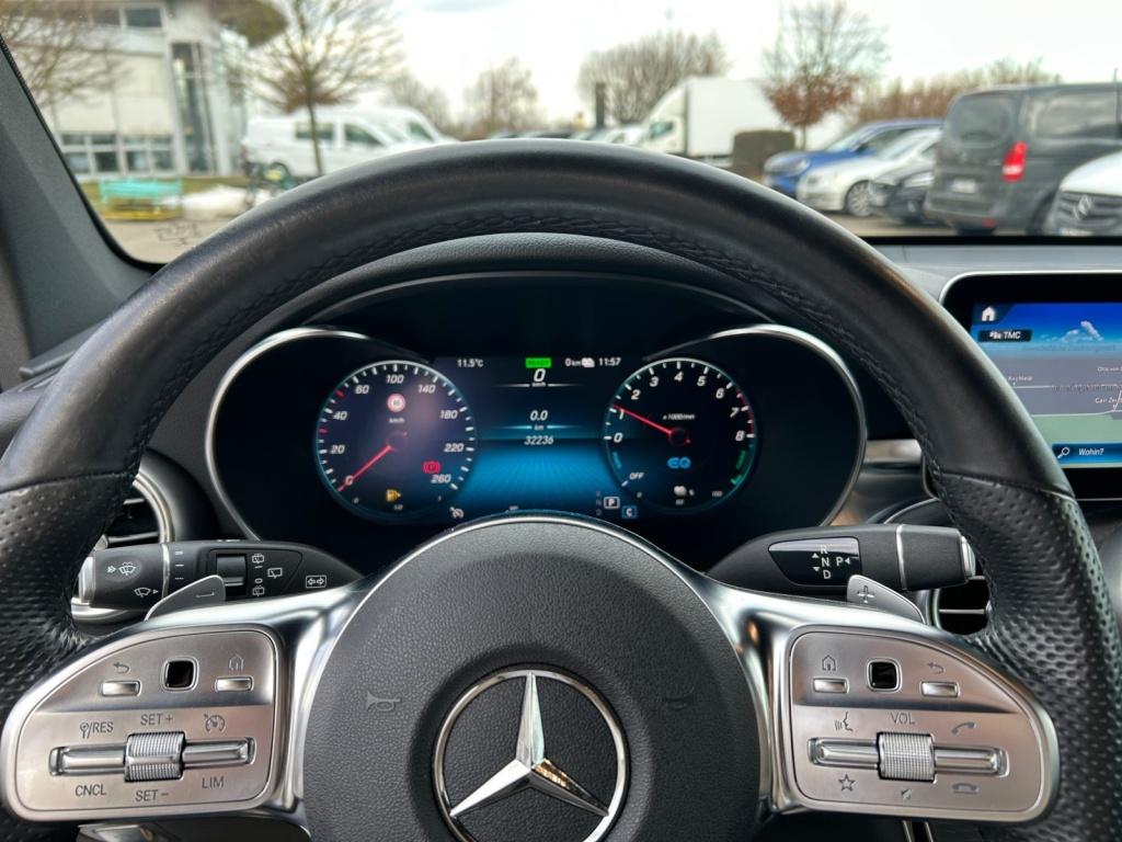 Mercedes-Benz GLC 300 e 4MATIC AMG, AHV, Fahrassistenz Mercedes-Benz GLC 300 e 4MATIC AMG, AHV, Fahrassistenz