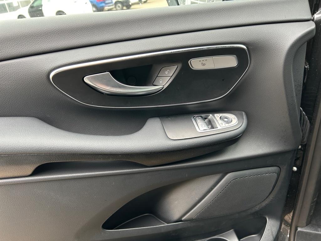 Mercedes-Benz V 300 d 4MATIC STYLE LIEGE+AIRMATIC+STHZG+LED+AHK Mercedes-Benz V 300 d 4MATIC STYLE LIEGE+AIRMATIC+STHZG+LED+AHK